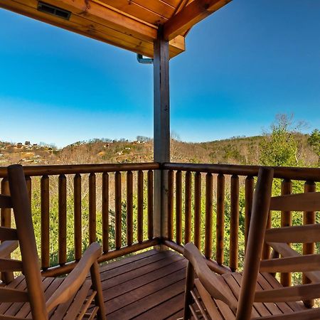 גטלינבורג Full Equipped Cabin With A Pool And Game Room Smokies Views מראה חיצוני תמונה