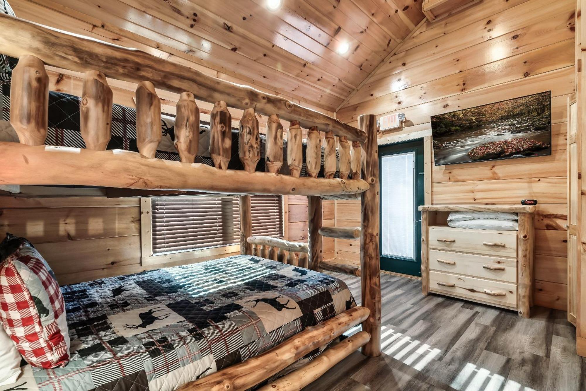 גטלינבורג Full Equipped Cabin With A Pool And Game Room Smokies Views מראה חיצוני תמונה